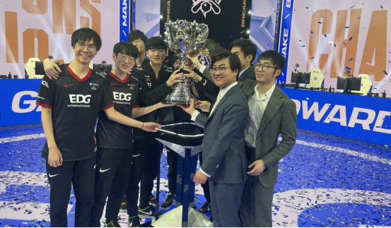 更是足球的 更是足球的